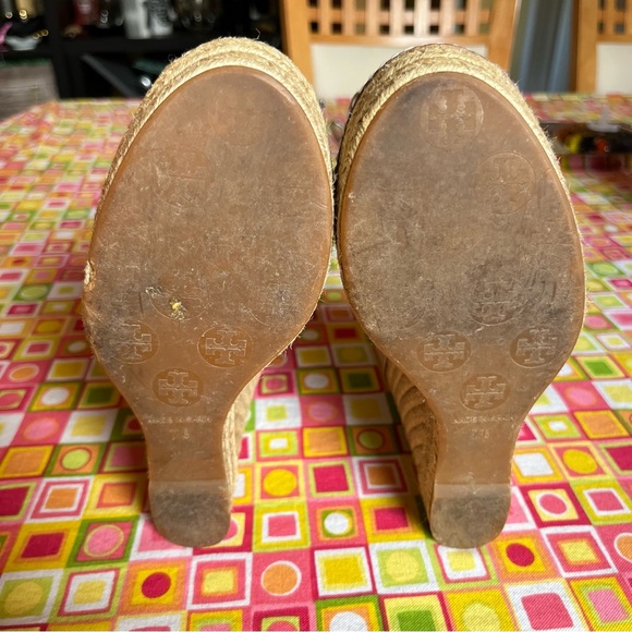 Tory Burch Shoes Tory Burch Jackie Wedge Tan, size 7B, GUC - Picture 7 of 10